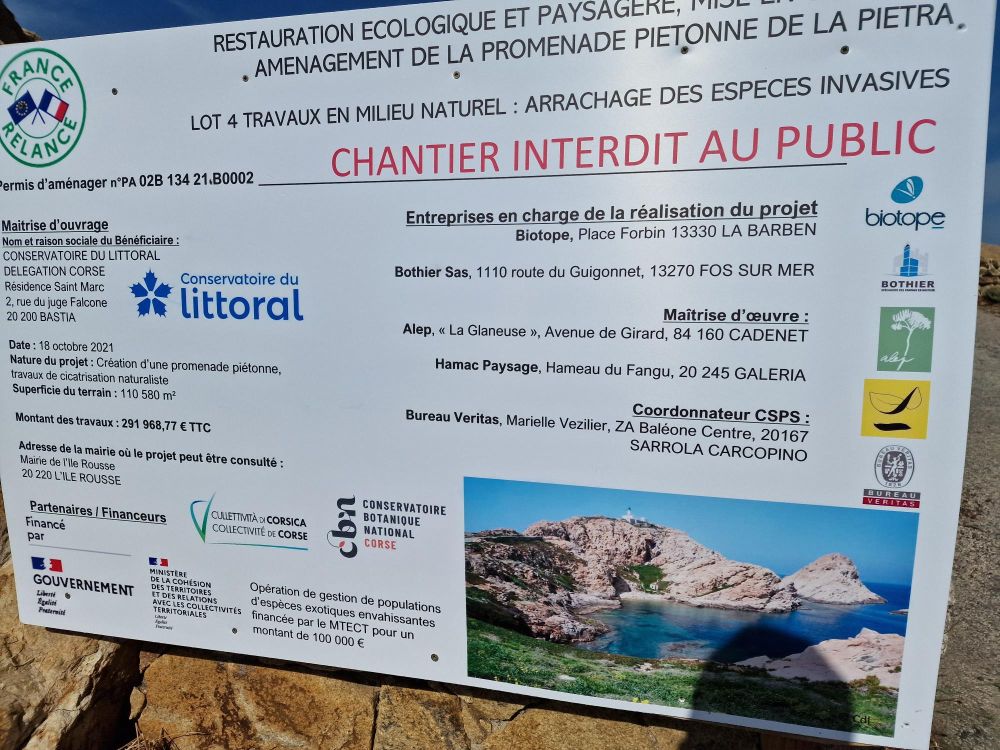 Bothier - Actualité - Arrachage des griffes de sorcières sur l’île de La Pietra, en Corse