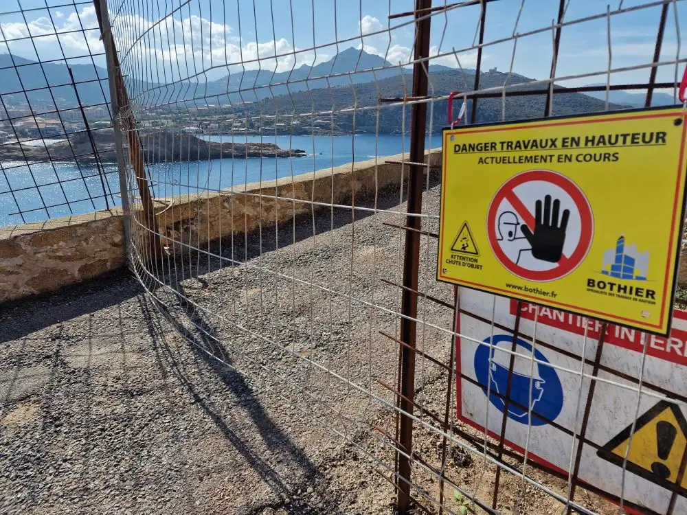 Bothier - Actualité - Arrachage des griffes de sorcières sur l’île de La Pietra, en Corse